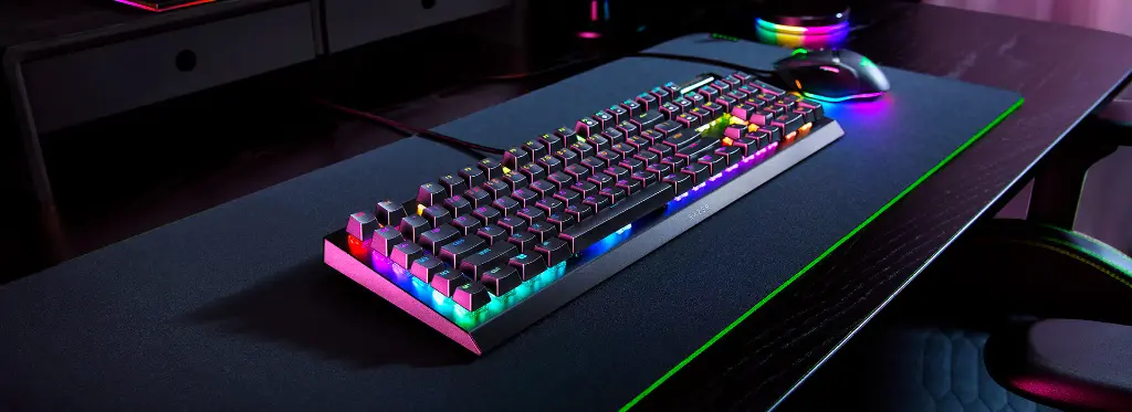 razer-blackwidow-v4-x-usp4-chroma-desktop.webp